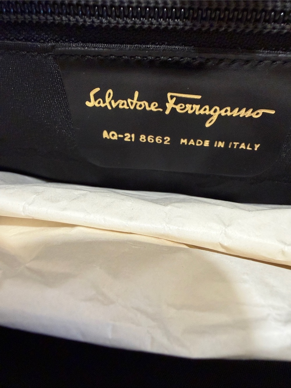 Salvatore Ferragamo Cream Leather Shoulder Bag with Gold Gancini - Picture 8 of 9